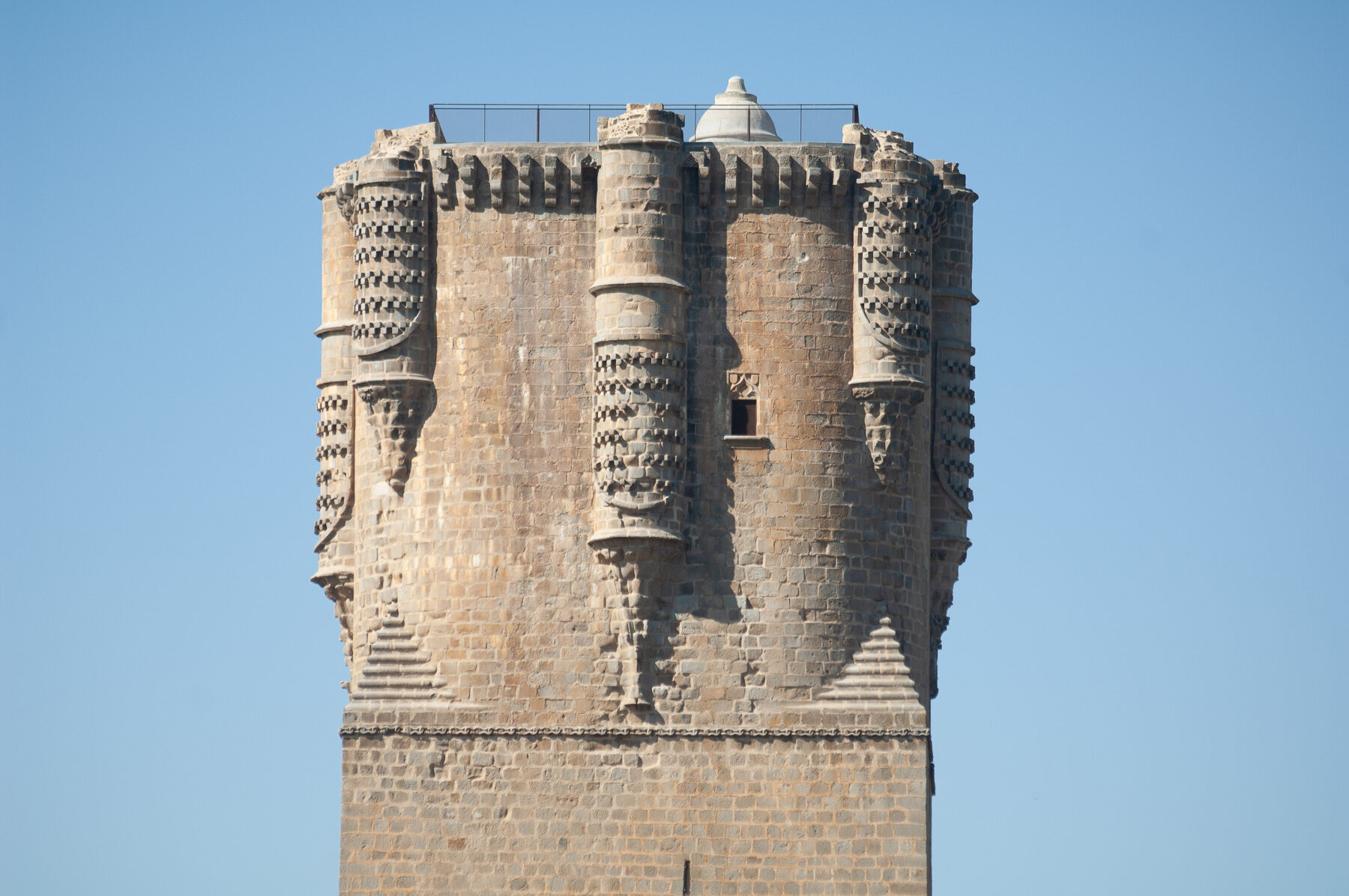 Santa Clara de la Columna y el Castillo de los Sotomayor